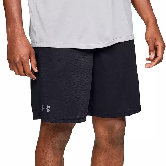 Under Armour Black Loose Fit Athletic Shorts - S - Picture 1 of 8
